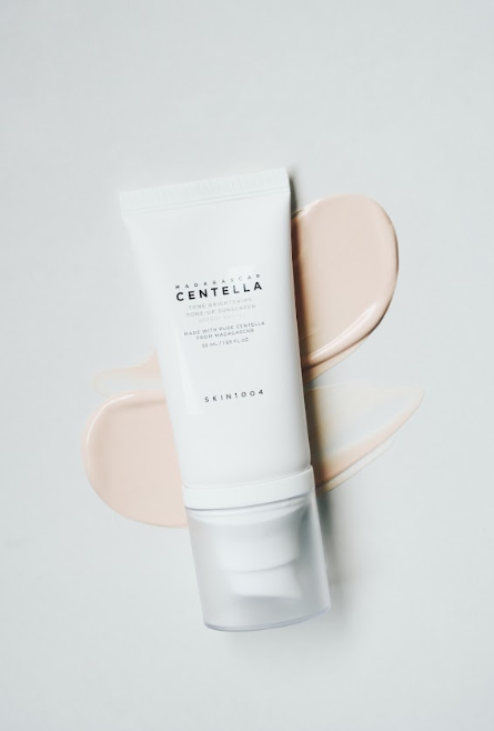 Tonejošs sejas krēms ar SPF50/ SKIN1004 Madagascar CENTELLA TONE BRIGHTENING tone-up suncream SPF50 50ml