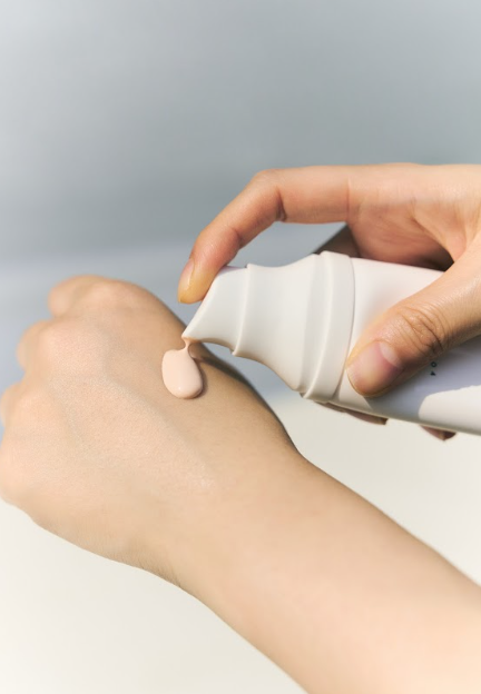 Tonejošs sejas krēms ar SPF50/ SKIN1004 Madagascar CENTELLA TONE BRIGHTENING tone-up suncream SPF50 50ml